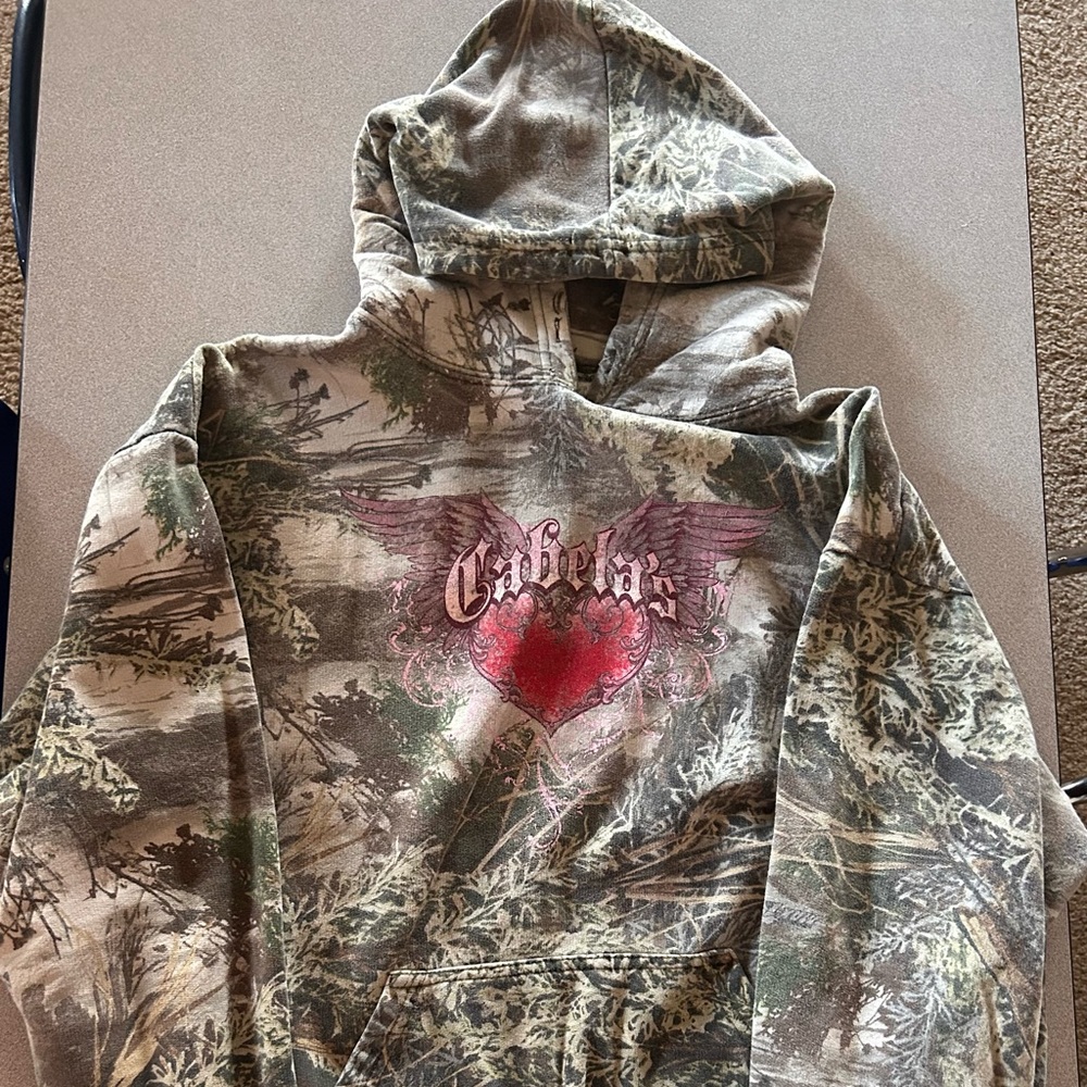 Women’s Cabela’s sweatshirt L